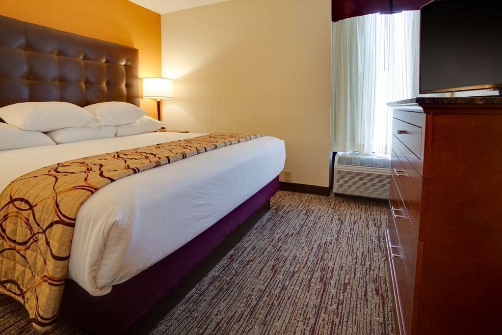 Hotel Drury Inn and Suites Terre Haute photo 4