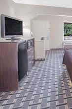 Hotel Days Inn and Suites Pine Bluff photo 3