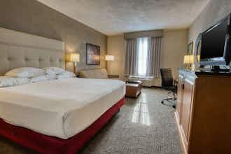 Hotel Drury Inn and Suites San Antonio near La Cantera Parkway photo 3