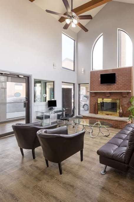 Hotel Super 8 by Wyndham Kansas City Airport North photo 3