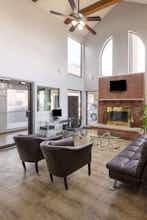 Hotel Super 8 Kansas City Airport N photo 3