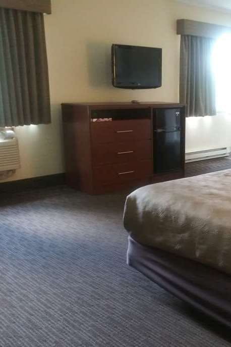 Hotel AmericInn by Wyndham Red Wing photo 2