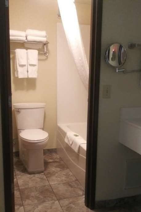 Hotel AmericInn by Wyndham Red Wing photo 4