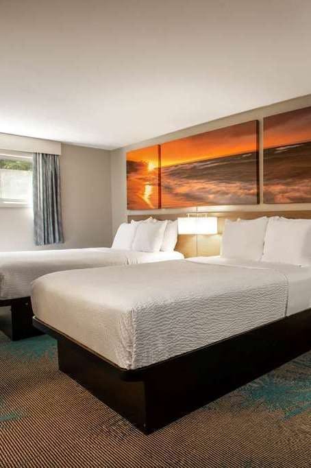 Hotel Days Inn by Wyndham Marquette photo 2