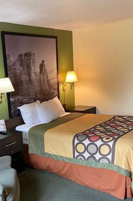 Hotel Super 8 by Wyndham Colby photo 1