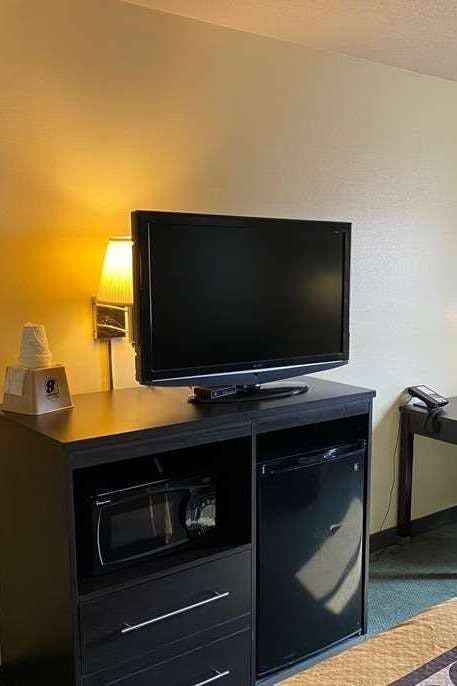 Hotel Super 8 by Wyndham Colby photo 3