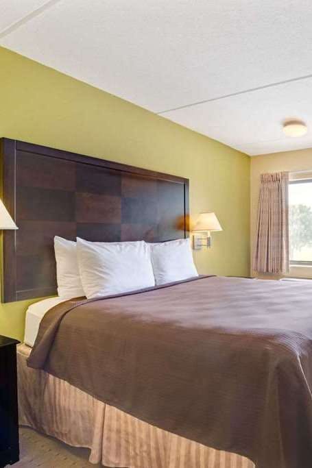 Hotel Days Inn And Suites DeSoto photo 1