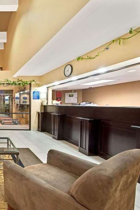 Hotel Days Inn And Suites DeSoto photo 5