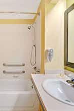 Hotel Days Inn And Suites DeSoto photo 3