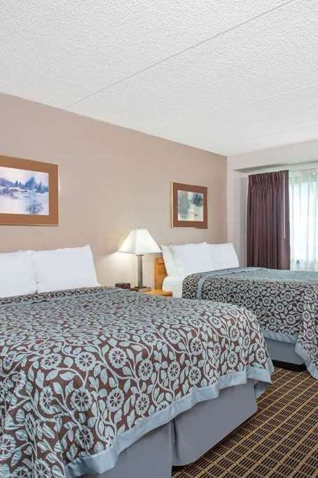 Hotel Days Inn by Wyndham Fond du Lac photo 2