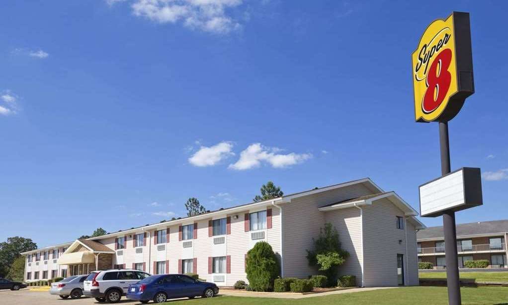 Super 8 by Wyndham Batesville