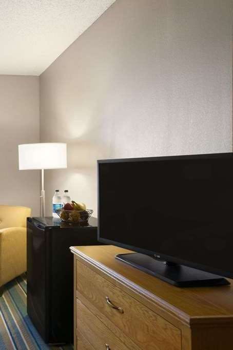 Hotel Super 8 by Wyndham Batesville photo 3