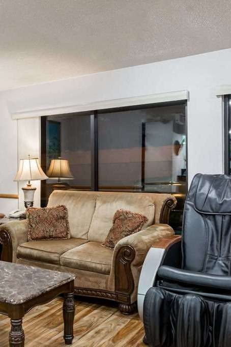 Hotel Howard Johnson Wichita Airport photo 3