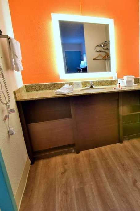 Hotel Howard Johnson Ocala FL I-75 photo 4