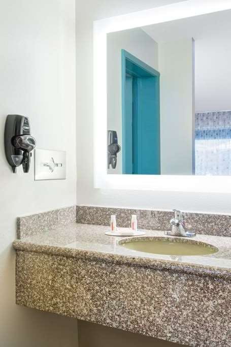 Hotel Howard Johnson Ocala FL I-75 photo 3