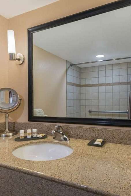 Hotel La Quinta Inn Ste Medical Ctr photo 2