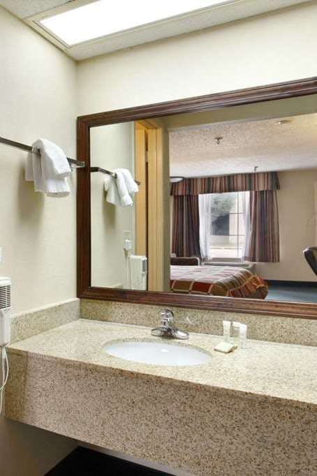 Hotel Super 8 by Wyndham New Iberia photo 5