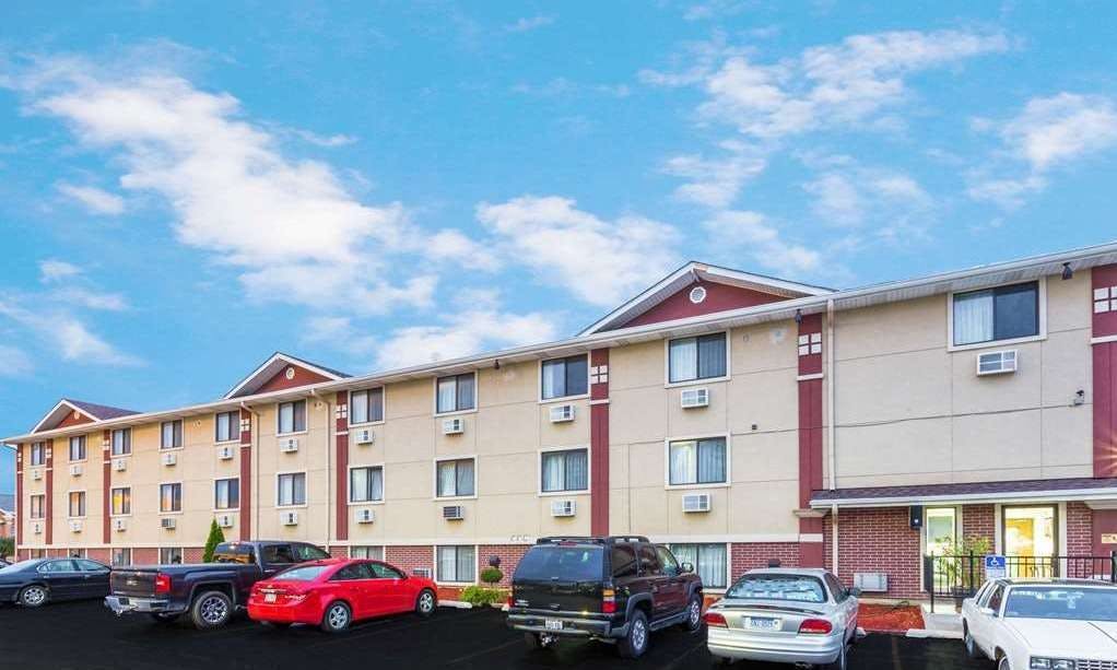 Super 8 by Wyndham Kenosha/Pleasant Prairie