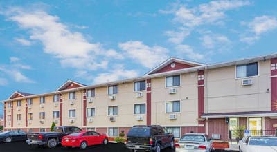 Super 8 by Wyndham Kenosha/Pleasant Prairie