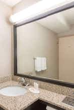 Hotel Ramada by Wyndham Cumberland Downtown photo 4