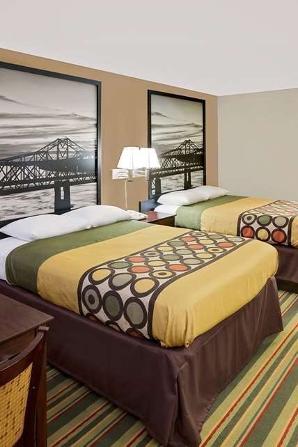 Hotel Super 8 by Wyndham Laurel photo 1