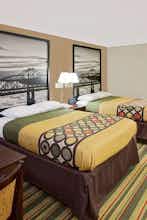 Hotel Super 8 by Wyndham Laurel photo 1