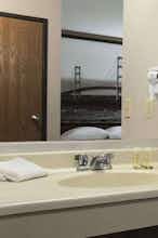 Hotel Super 8 Manistee photo 4