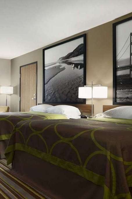 Hotel Super 8 by Wyndham Manistee photo 2