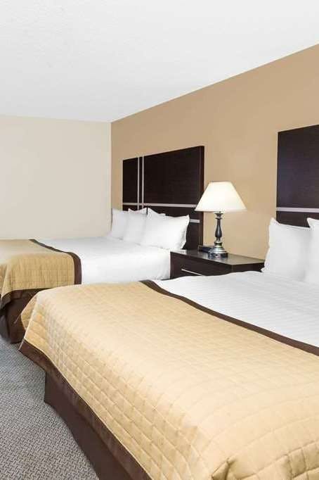 Hotel Baymont I S Green Bay photo 2