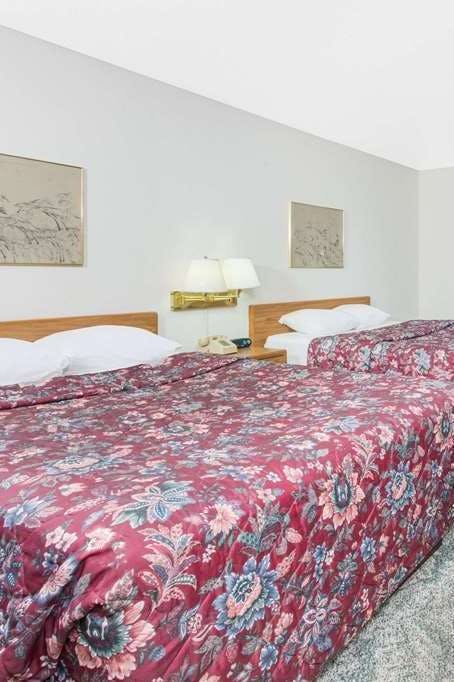 Hotel Super 8 Escanaba photo 1