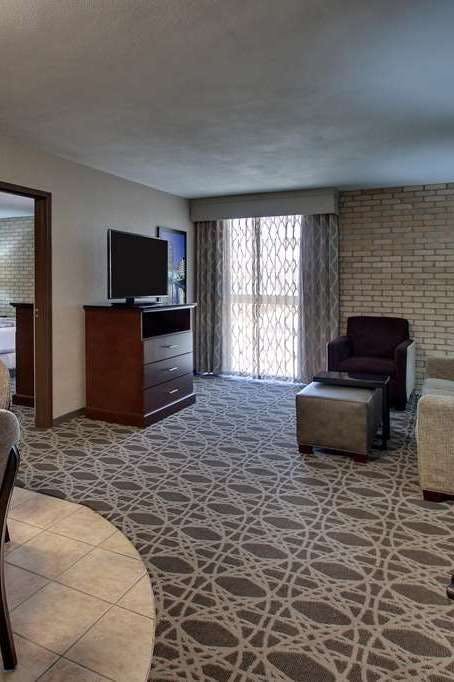 Hotel Drury Plaza Hotel San Antonio Airport photo 3