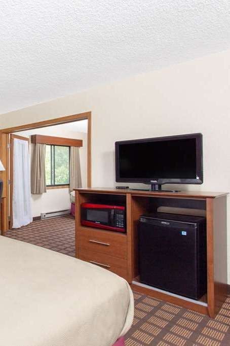 Hotel AmericInn Burlington photo 4