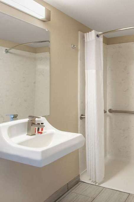 Hotel Days Inn by Wyndham Merced/Yosemite Area photo 2