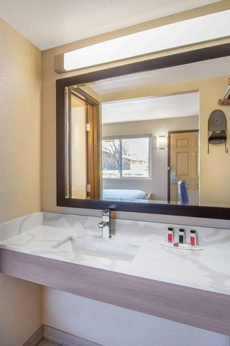 Hotel Days Inn by Wyndham Merced/Yosemite Area photo 3