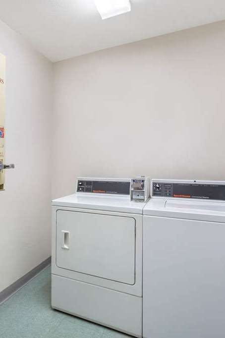 Hotel Super 8 Bedford photo 5