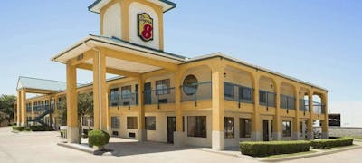 Super 8 Grand Prairie SW