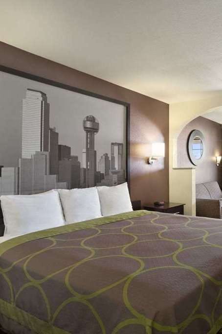 Hotel Super 8 by Wyndham Grand Prairie Southwest photo 1