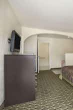 Hotel Super 8 by Wyndham Grand Prairie Southwest photo 3