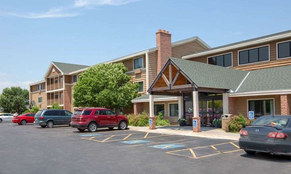 AmericInn by Wyndham Kearney