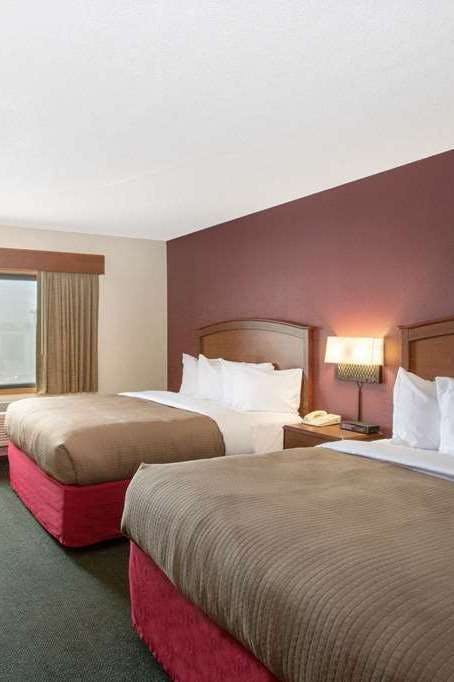 Hotel AmericInn by Wyndham Kearney photo 1