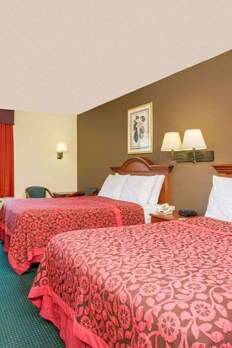 Hotel Days Inn by Wyndham Forsyth photo 1