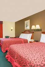 Hotel Days Inn by Wyndham Forsyth photo 1