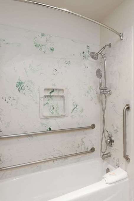 Hotel Days Inn and Suites South Gate photo 3