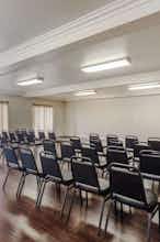 Hotel Days Inn and Suites South Gate photo 5