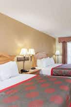 Hotel Ramada by Wyndham Lebanon photo 1