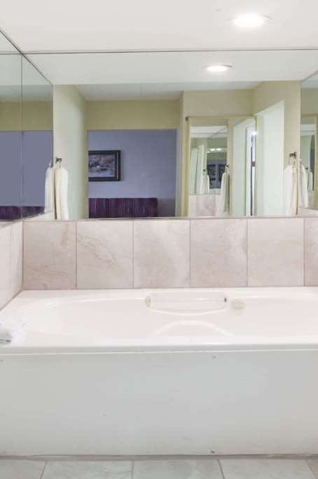 Hotel Ramada by Wyndham Lebanon photo 4