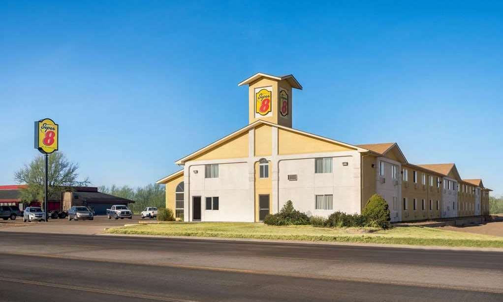Super 8 by Wyndham Liberal KS