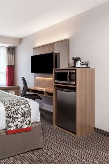 Hotel Microtel by Wyndham Casselman photo 3