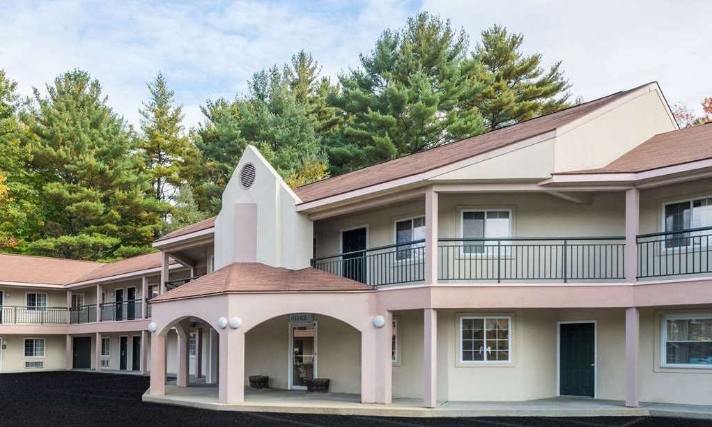 Howard Johnson Lenox