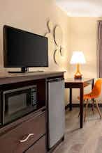 Hotel Howard Johnson by Wyndham Waterloo/Cedar Falls photo 3